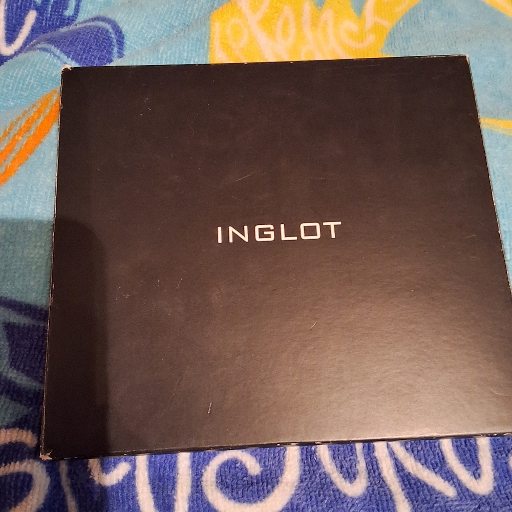 NWT Inglot Black Makeup Palette